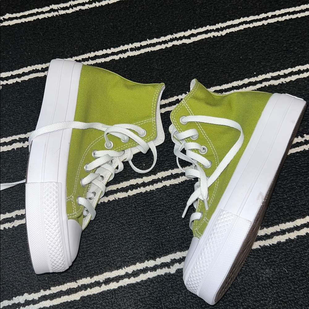 Converse Custom Green Heart Patch Chuck Taylor Al… - image 3